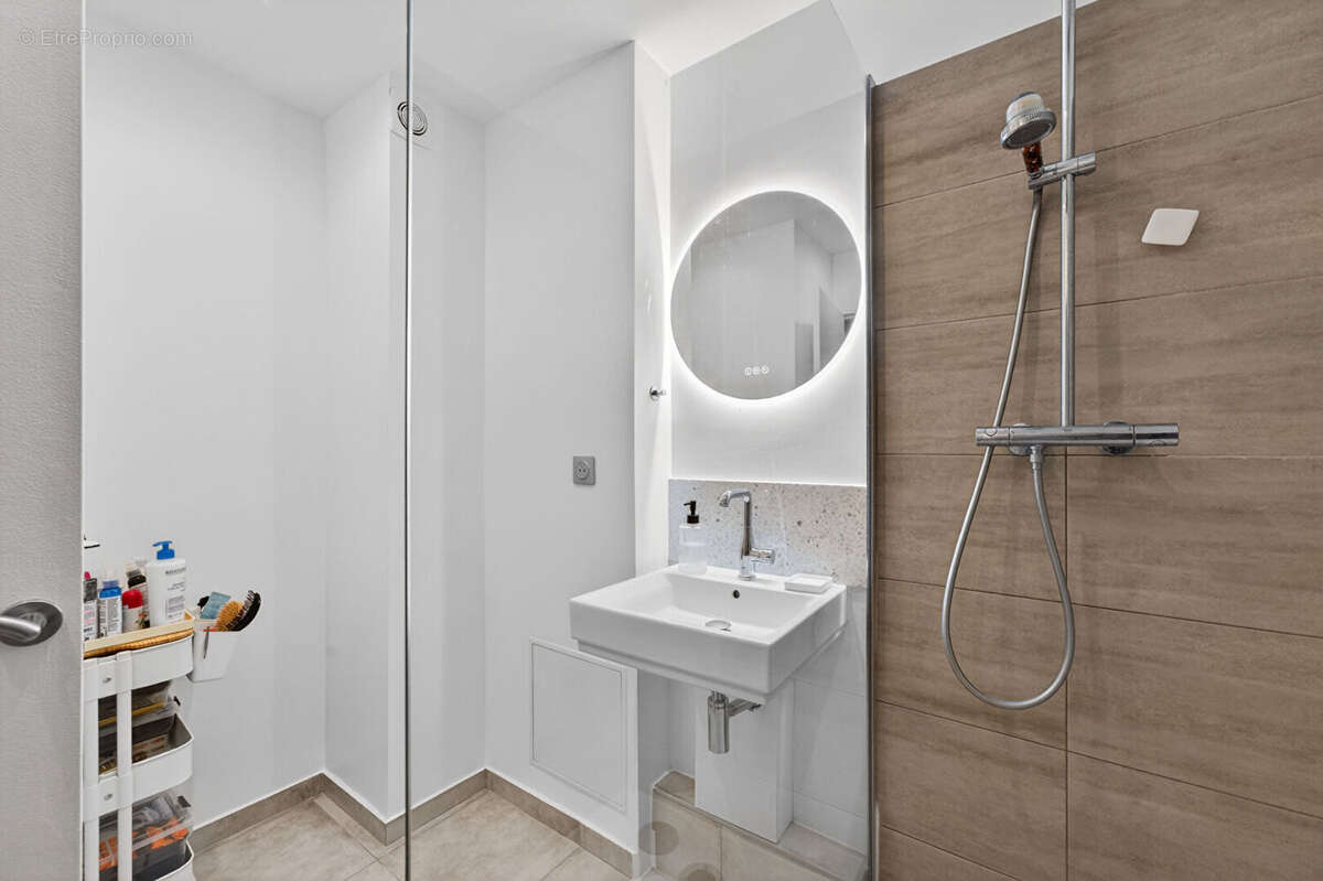 Appartement à PARIS-14E