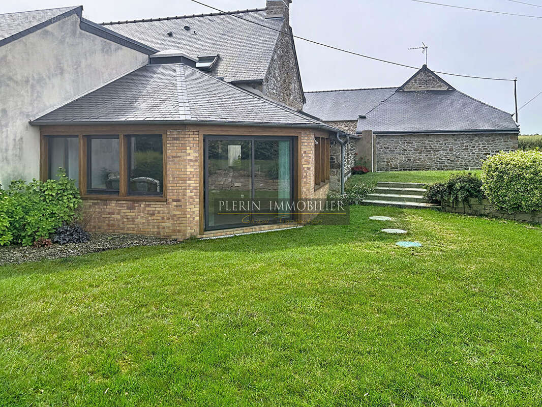 Maison 6 km de Lamballe 5 pièce(s) 170 m2 et deux dépendance - photo 4