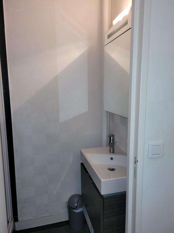 Deux studios Bourg l'évêque - photo 7