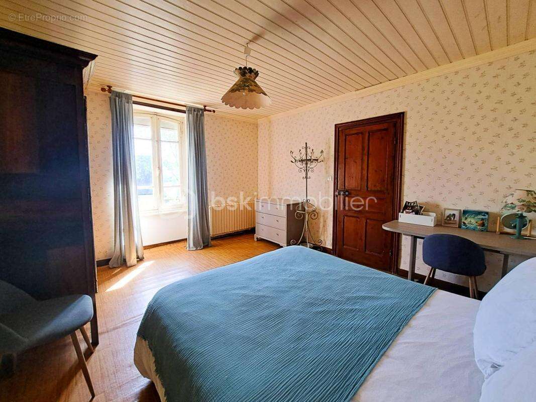 Maison à HUELGOAT