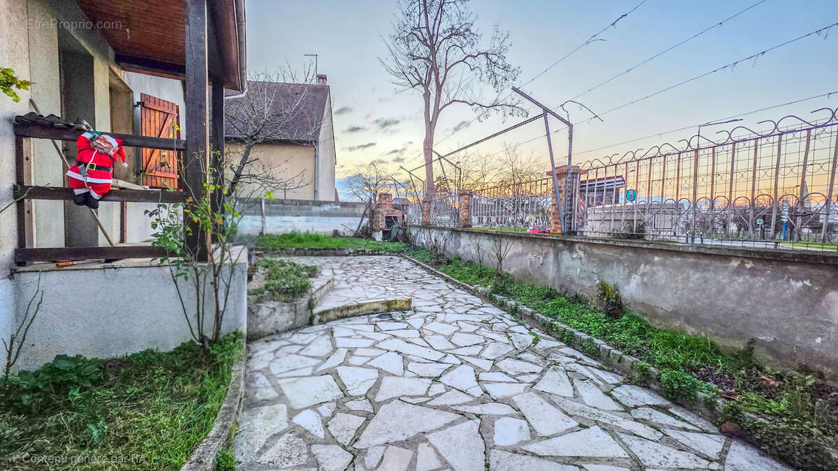 Maison à SARTROUVILLE
