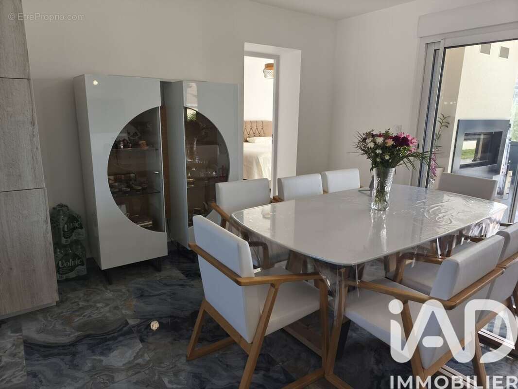 Maison 205 m² à Baron-Sur-Odon  - photo 4