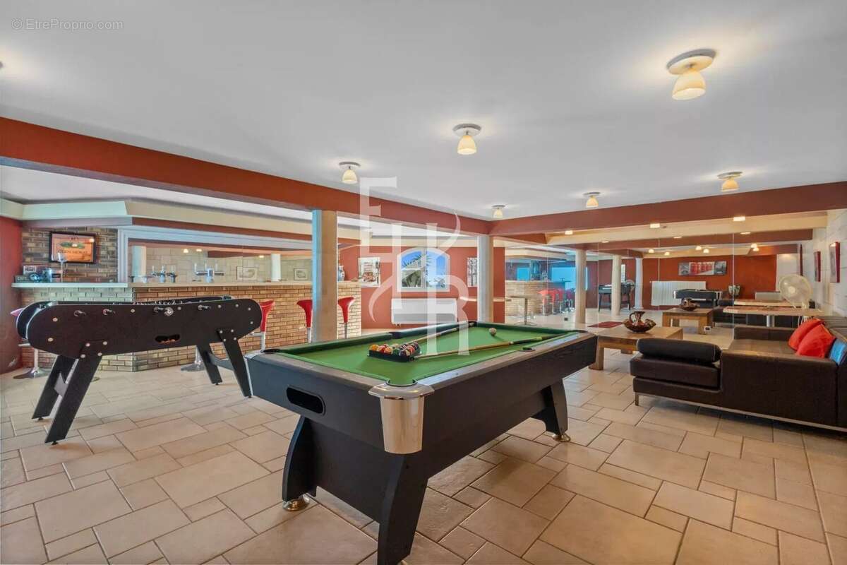 Maison à ROQUEBRUNE-SUR-ARGENS