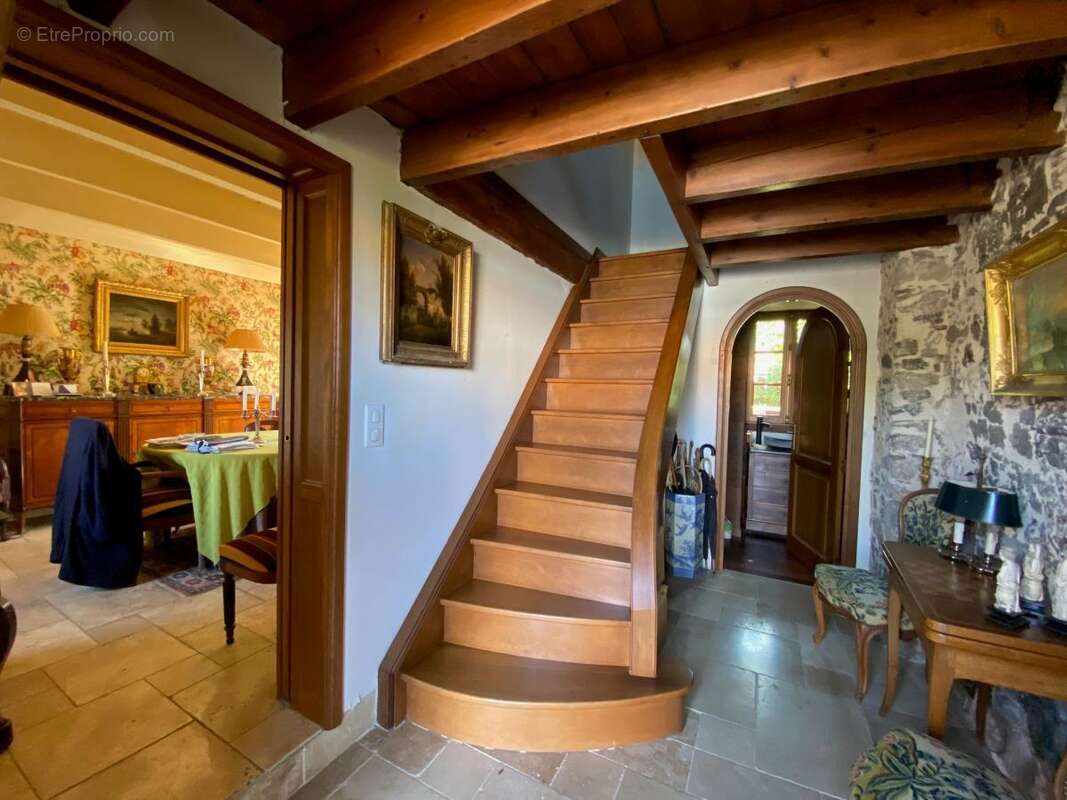 Maison 192 m² à Saint-Crespin-Sur-Moine  - photo 4