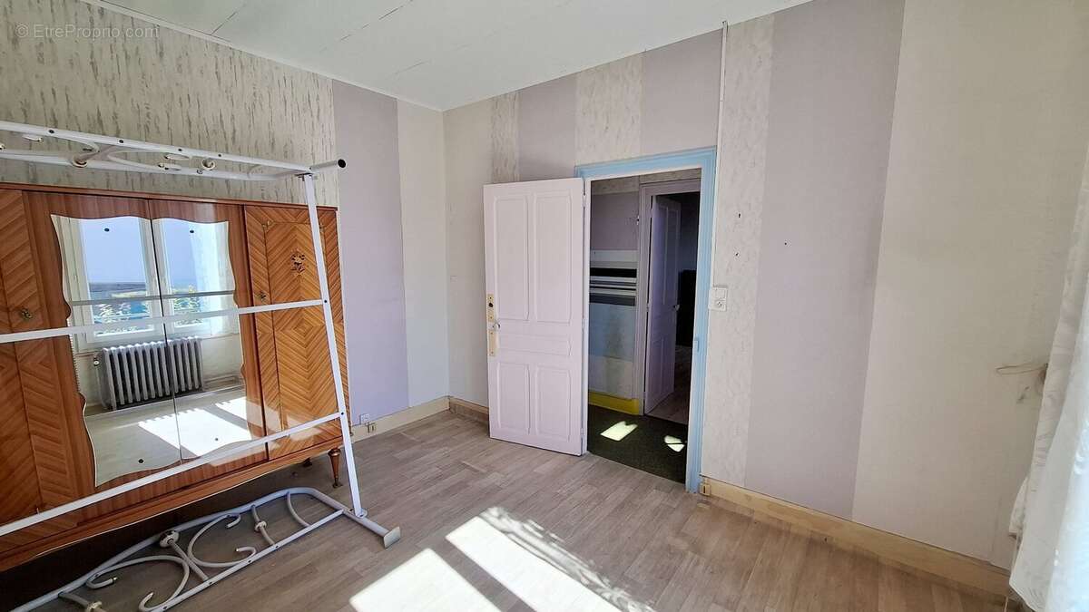 A vendre à Vichy Maison 3 pièces avec sous-sol. - photo 8
