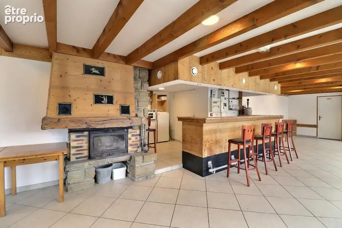 Ensemble immobilier avec 7 logements, bar et salle de réception (73240) - photo 9