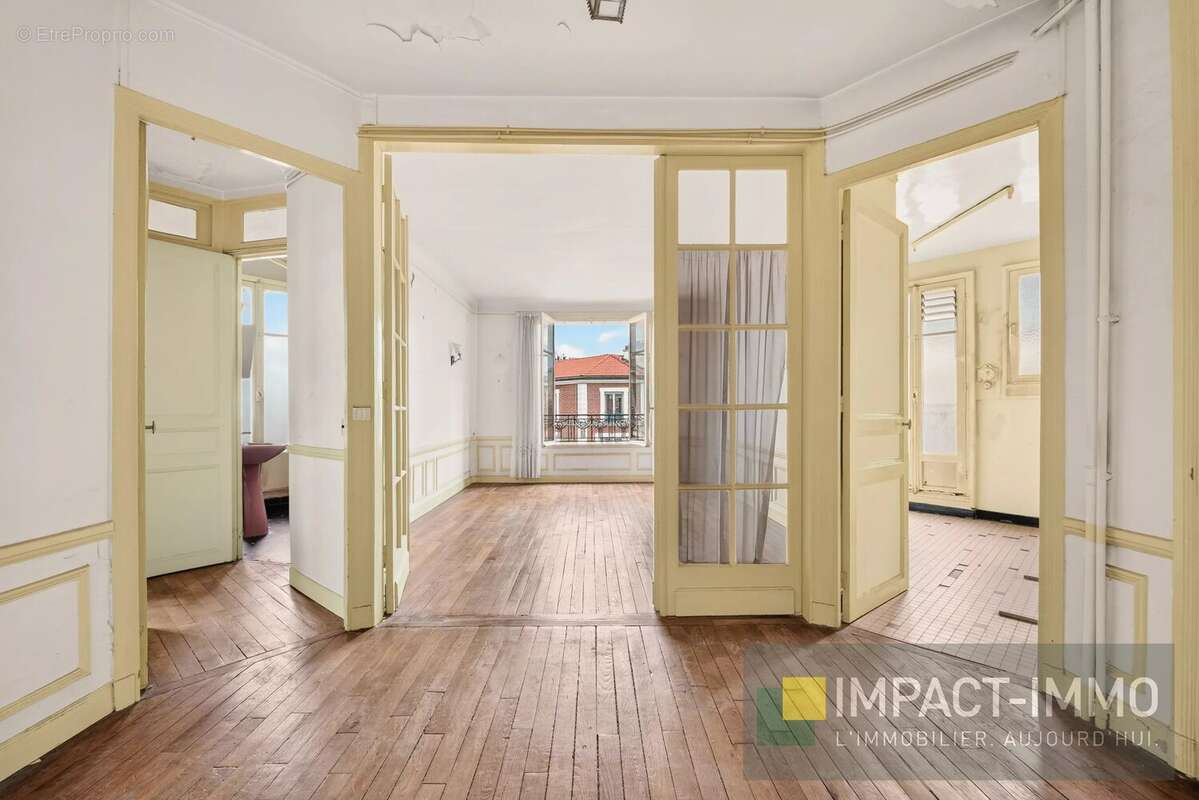 Appartement à COURBEVOIE