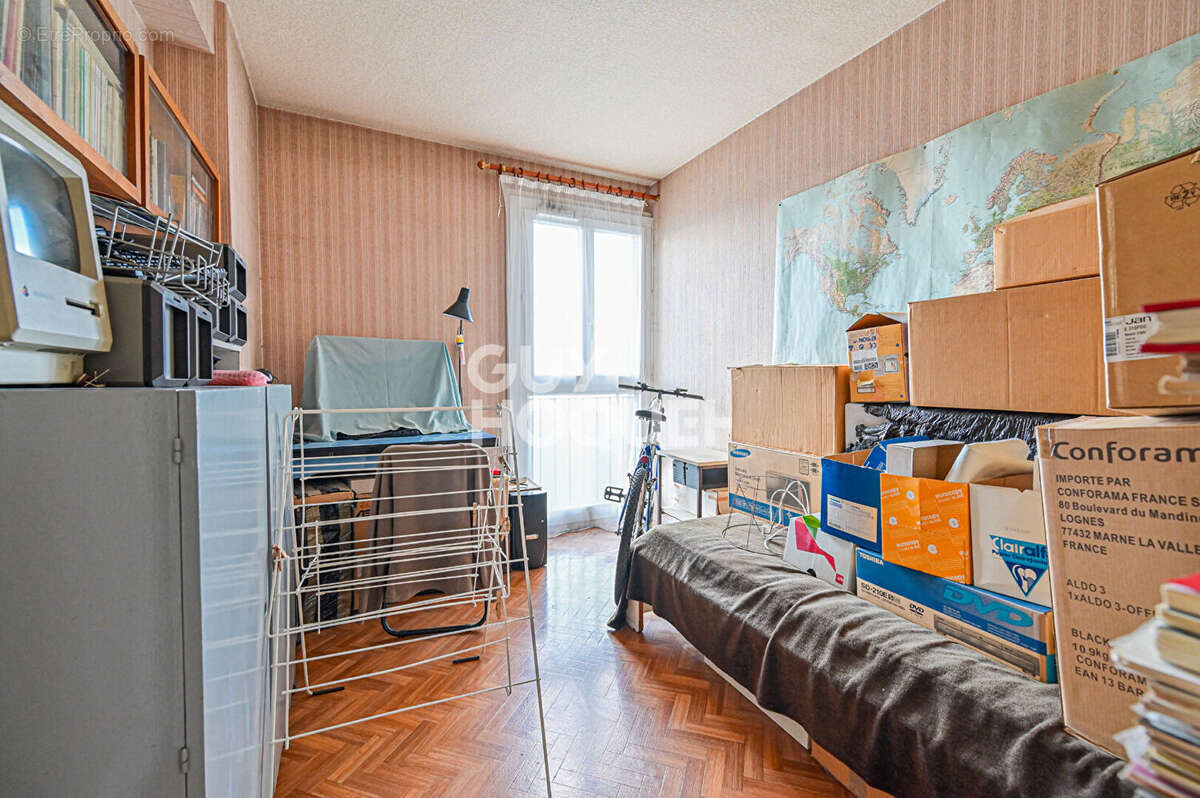 Appartement à CHARENTON-LE-PONT
