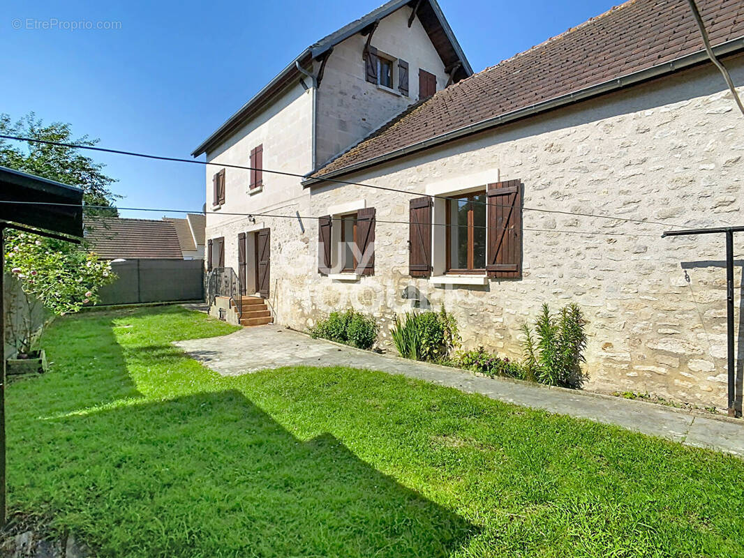 Appartement à RUSSY-BEMONT