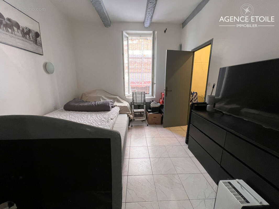 Appartement à MARSEILLE-1E