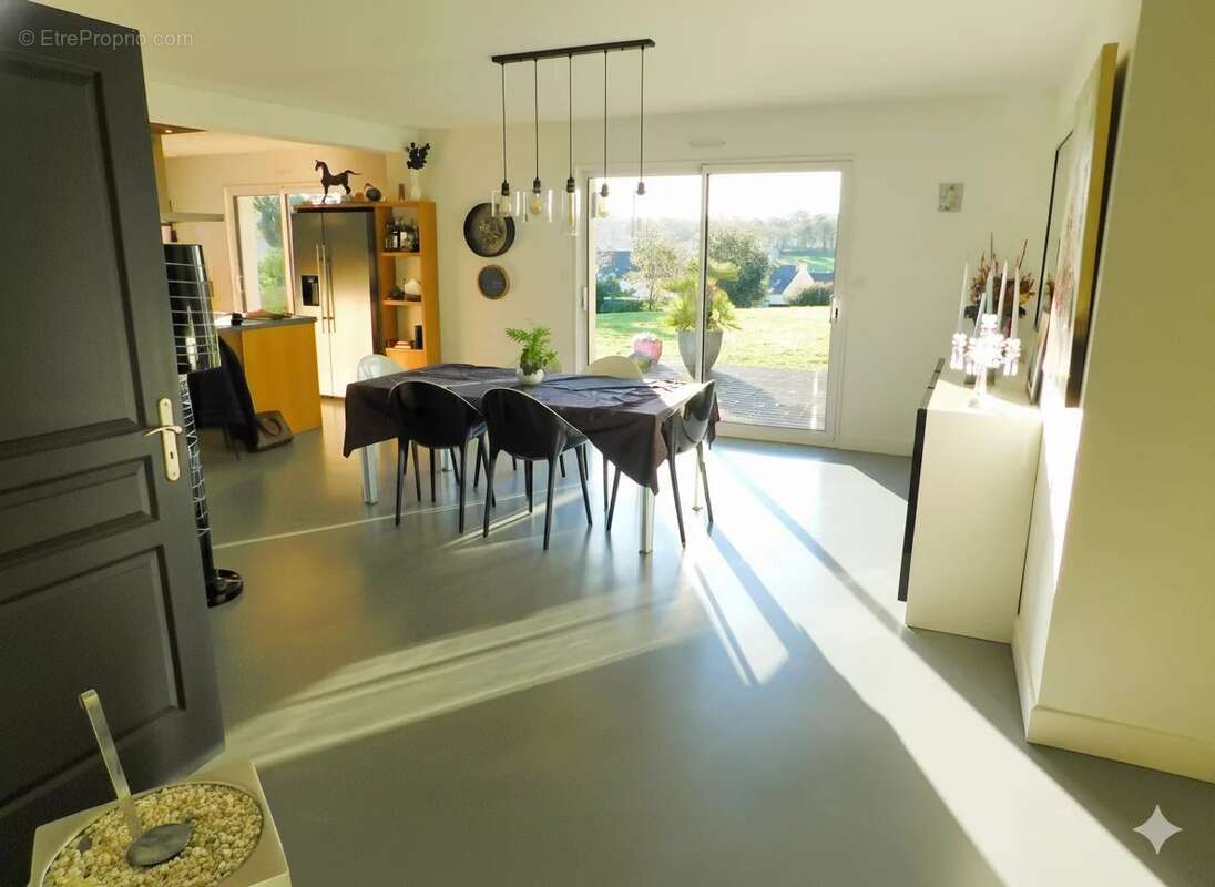 Maison à CARHAIX-PLOUGUER