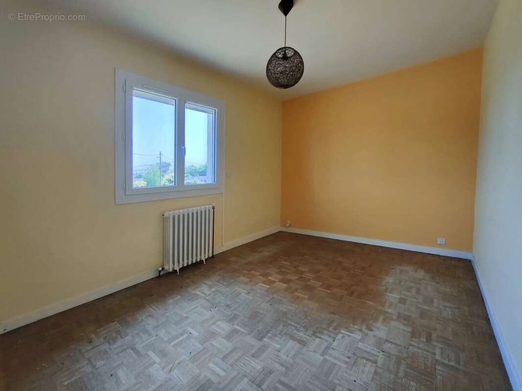 Maison à CABANAC-ET-VILLAGRAINS