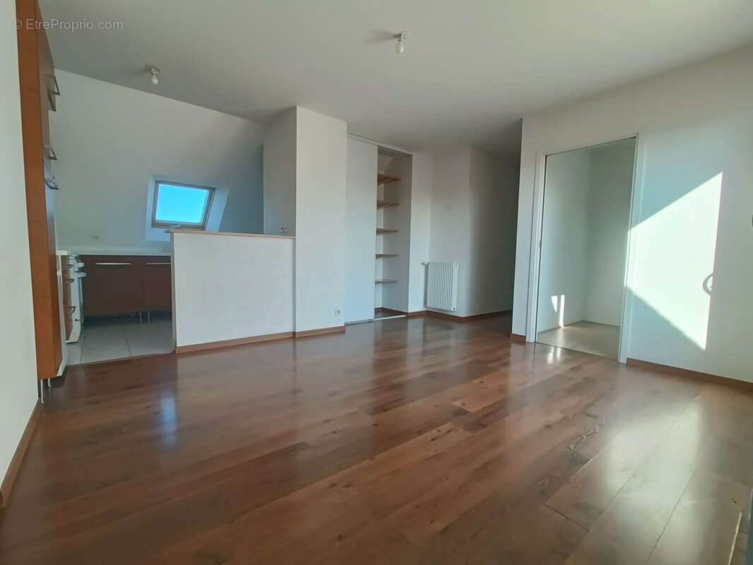 Appartement à SAINT-ERBLON