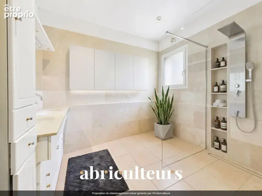 Maison familiale en pierre à vendre à Grans, sur un jardin arboré de 254 m² (13250) - photo 15