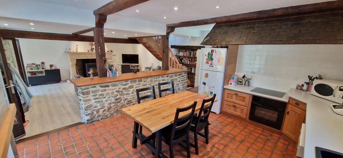  Coup de cœur à la campagne – Belle maison familiale 6 pièces de 140 m² avec véranda chauffée, dépendances, garages et jardin - photo 7