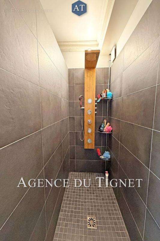Appartement à SAINT-CEZAIRE-SUR-SIAGNE