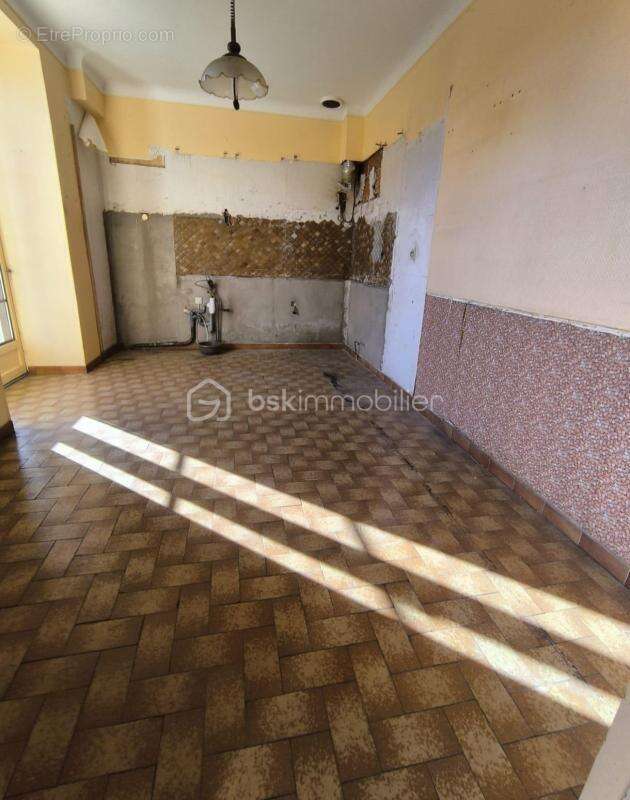 Maison à OGEU-LES-BAINS