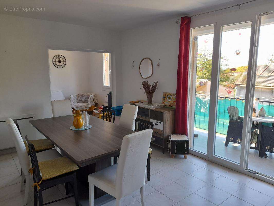 Appartement à VINON-SUR-VERDON