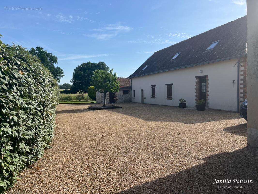 Maison de Campagne (137 m2 - 7 pièces) NOYANT-VILLAGES (49) - photo 2