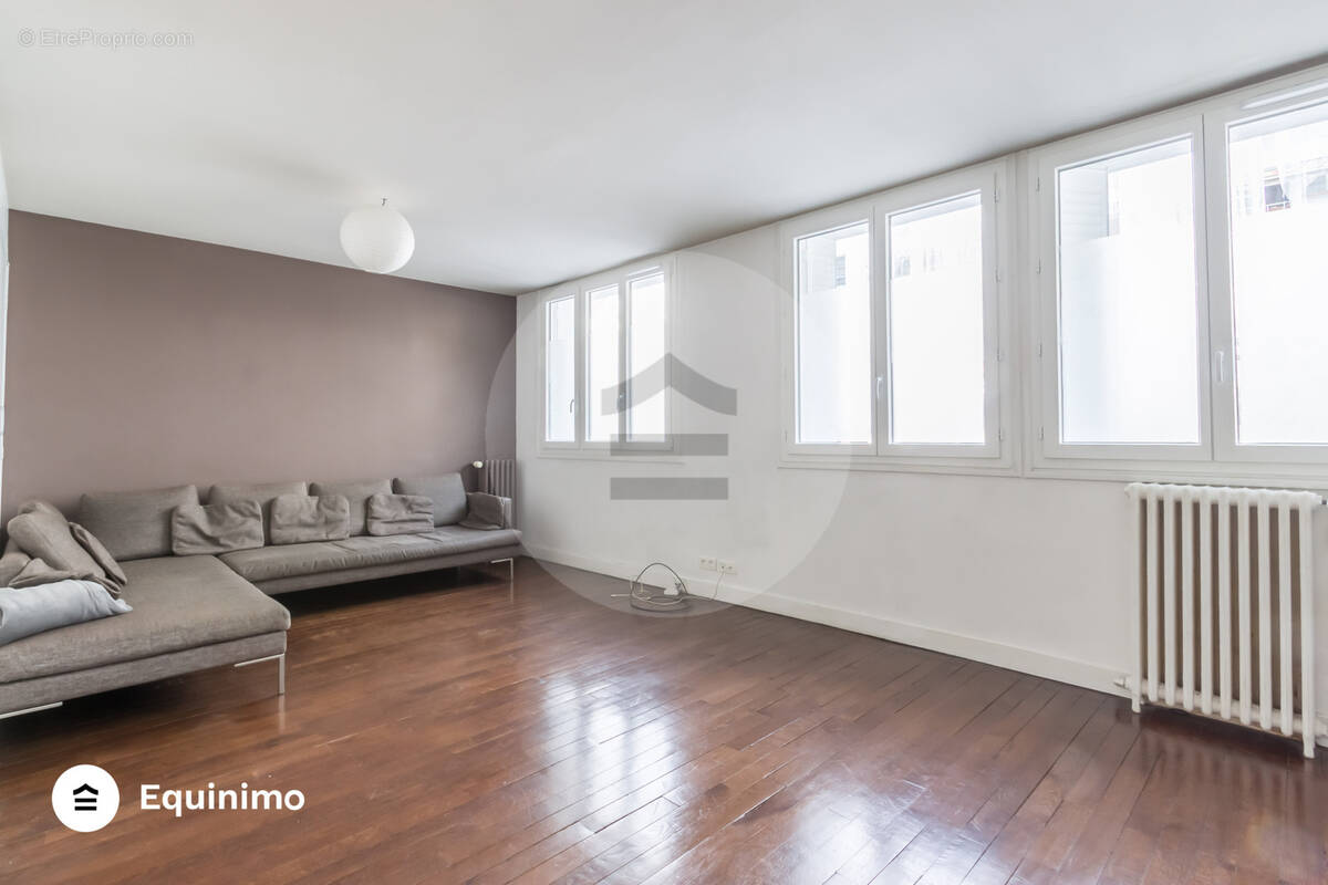 Appartement à PARIS-15E
