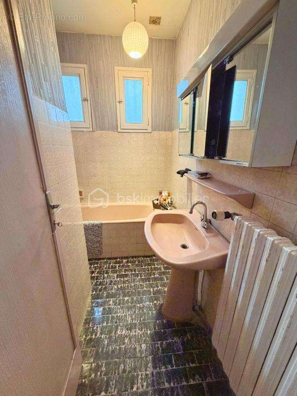 Maison à SAINT-BONNET-DE-MURE