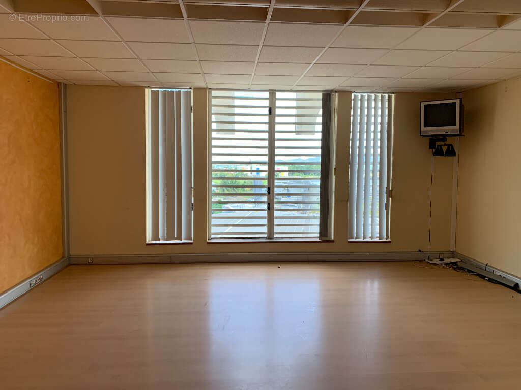 Commerce à FORT-DE-FRANCE