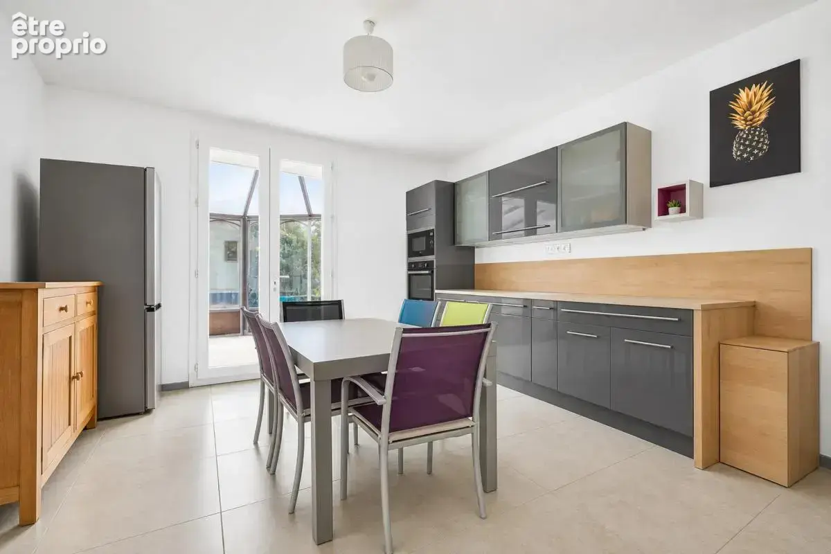 Maison de 7 pièces de 200 m² à Châteauneuf-de-Gadagne - photo 8