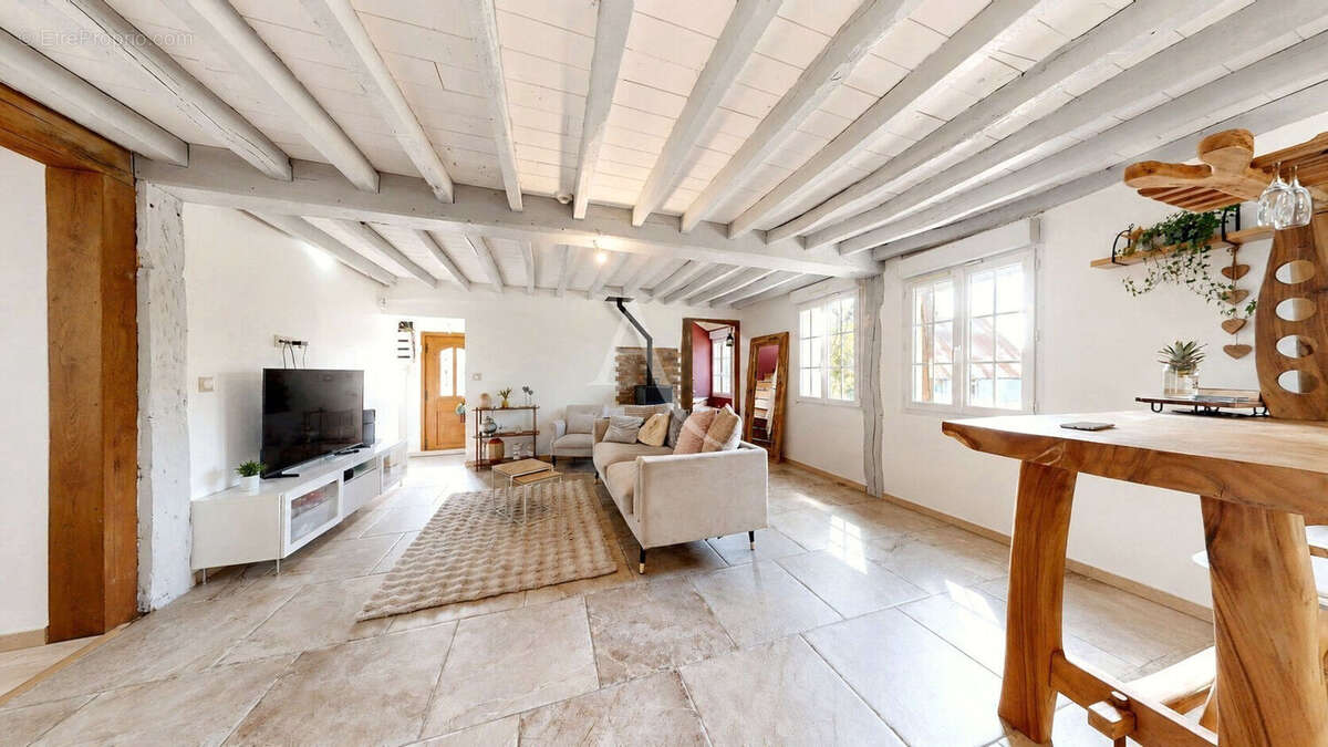 Maison à ETREPAGNY