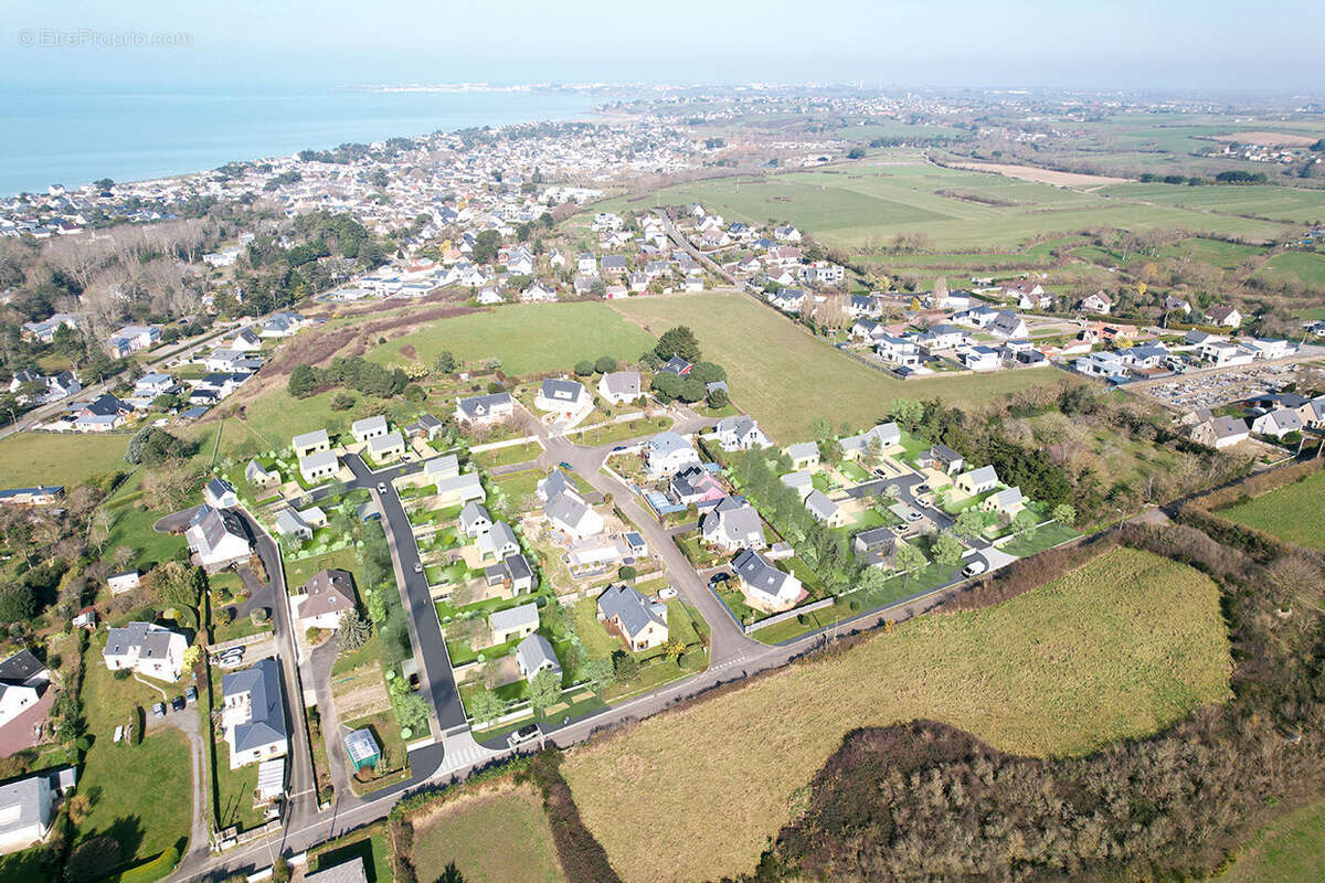 Terrain à SAINT-PAIR-SUR-MER