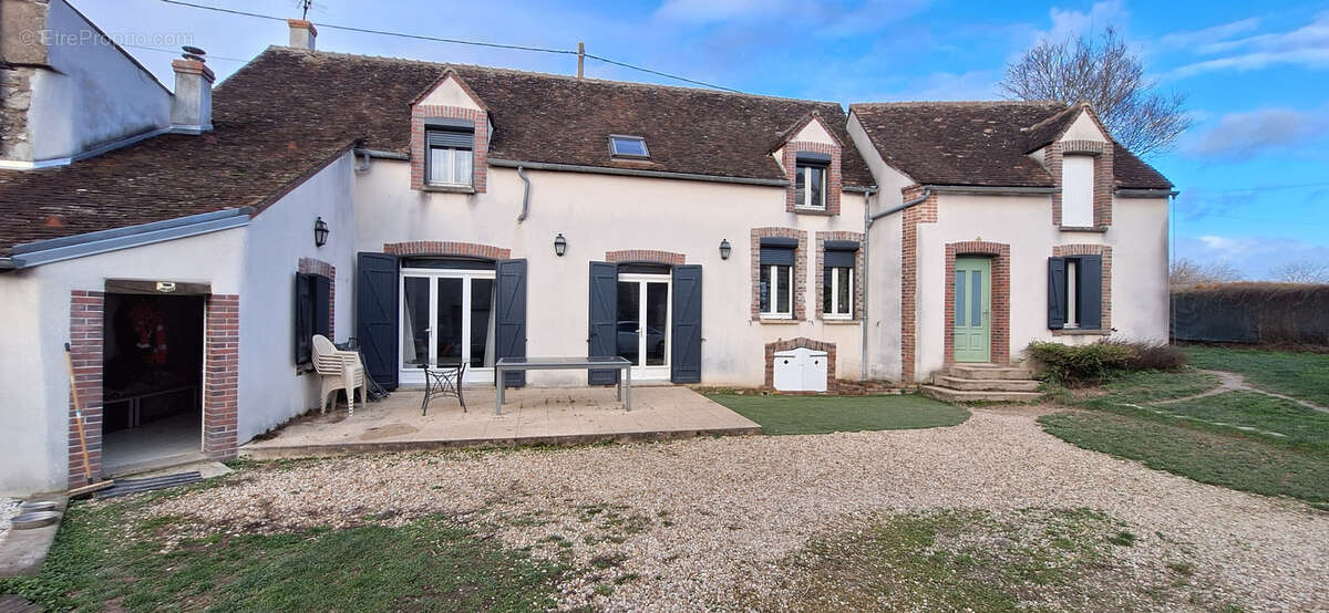 Maison à MALAY-LE-GRAND