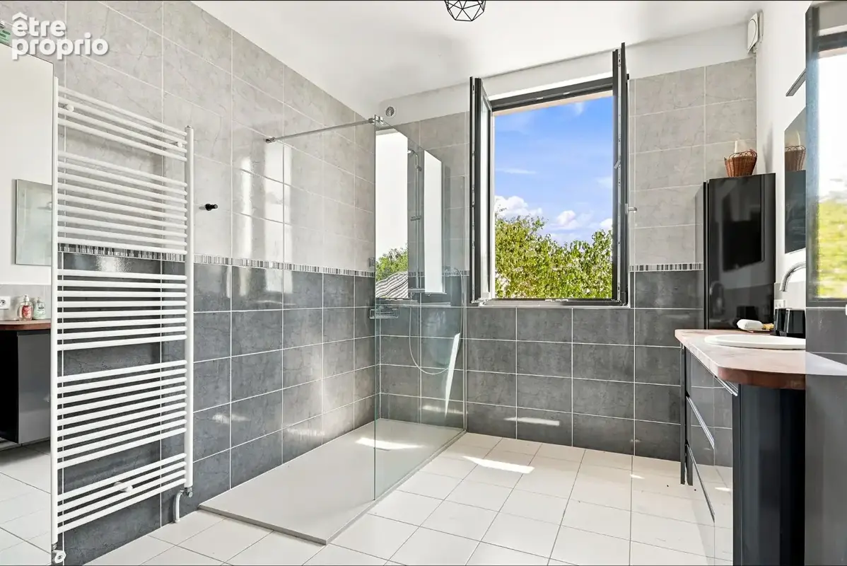 BAGNEUX  - Maison familiale 7 pièces de 136 m² avec jardin + atelier indépendant de 162 m² - photo 11