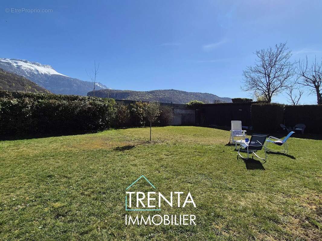 Maison à SAINT-ETIENNE-DE-CROSSEY