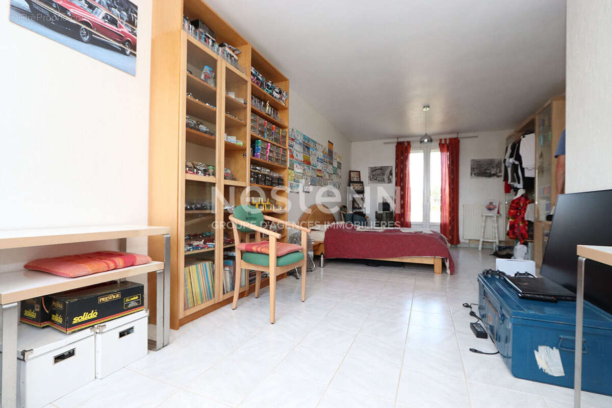 Spacieuse maison familiale non mitoyenne avec grand terrain - 126 m² habitables - photo 10