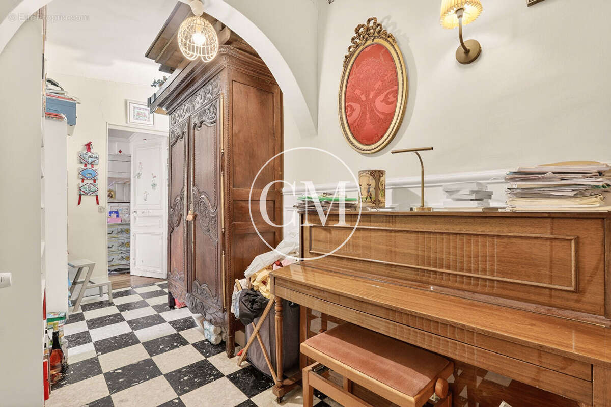 Appartement à VERSAILLES