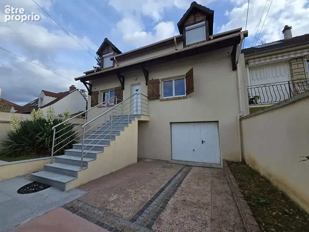 Maison 6 pièces à vendre à Sainte Geneviève des Bois - photo 1