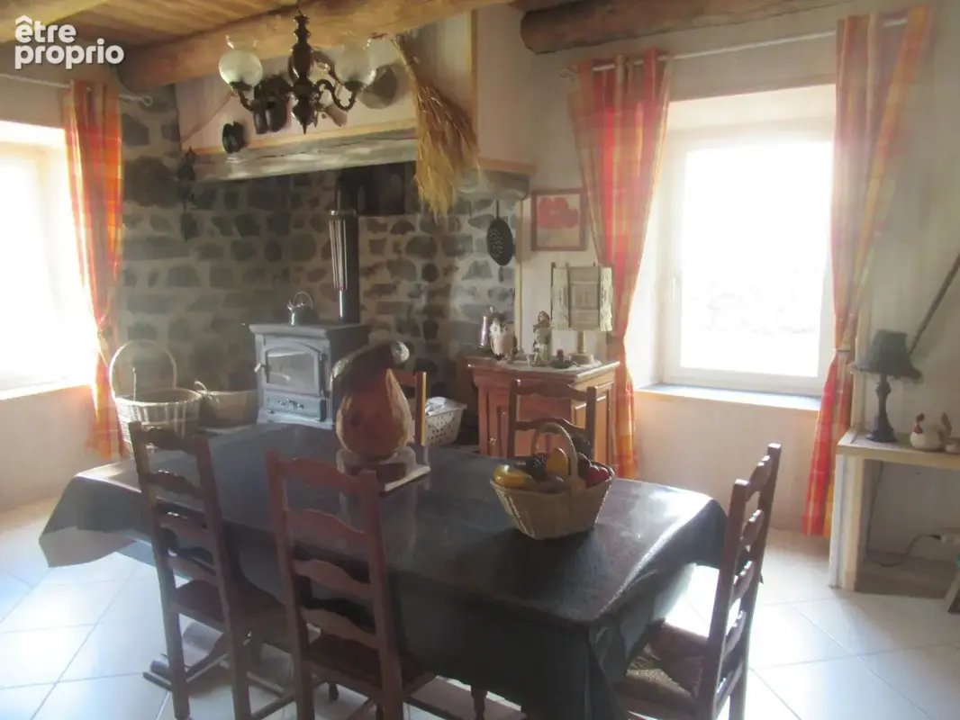 Ancienne ferme rénovée avec terrain attenant - photo 3