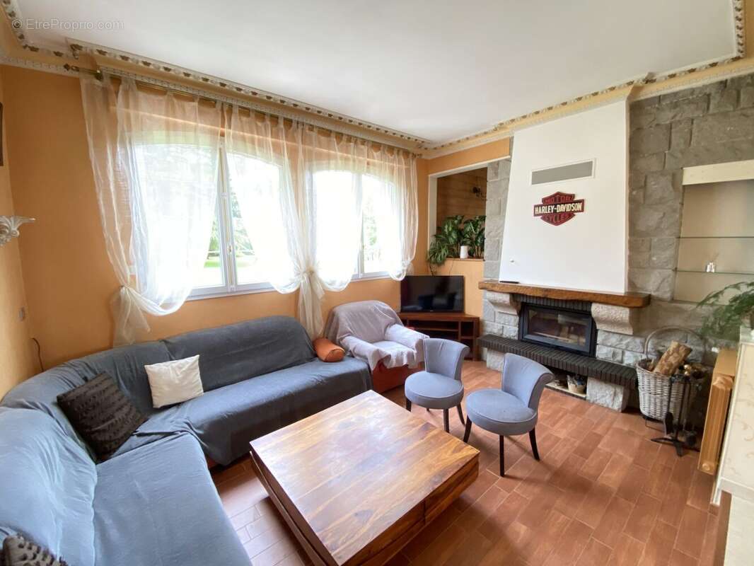Maison à ETRELLES