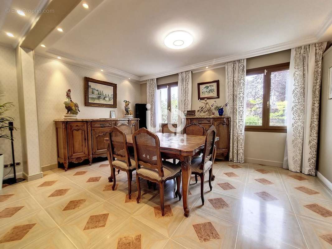 Maison à LE BLANC-MESNIL