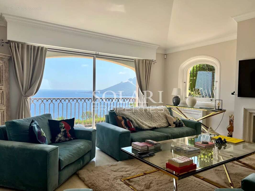 Maison à THEOULE-SUR-MER