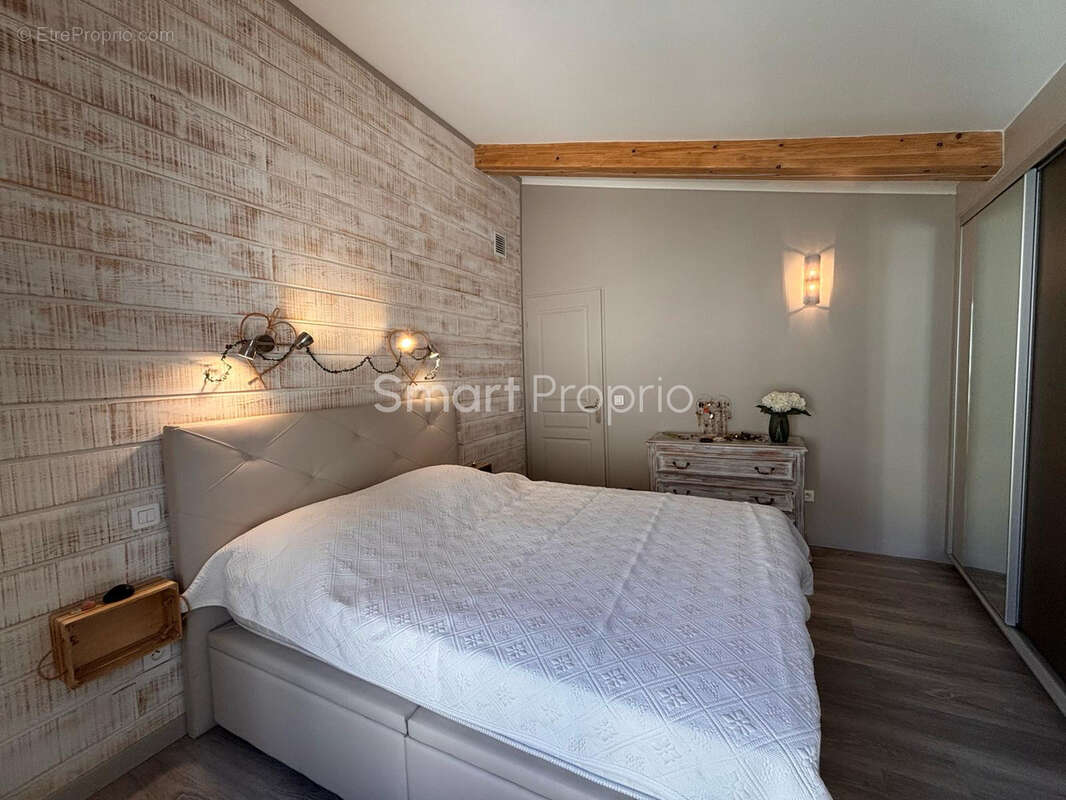 Maison rénovée à Gréoux les Bains   103 m2 habitables - photo 11