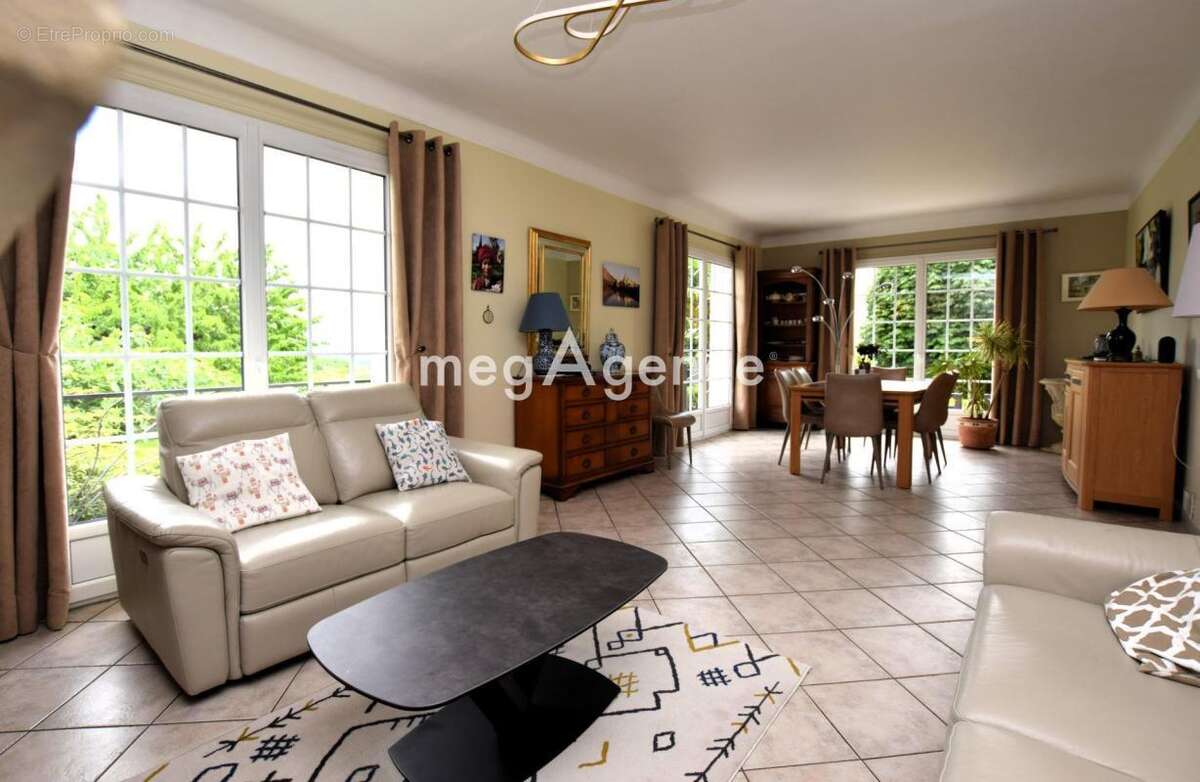 Maison à VAUX-SUR-SEINE