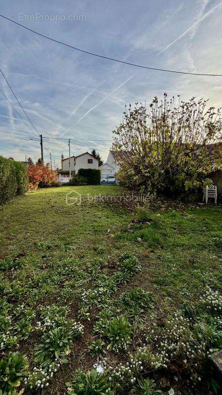 Terrain à CONFLANS-SAINTE-HONORINE