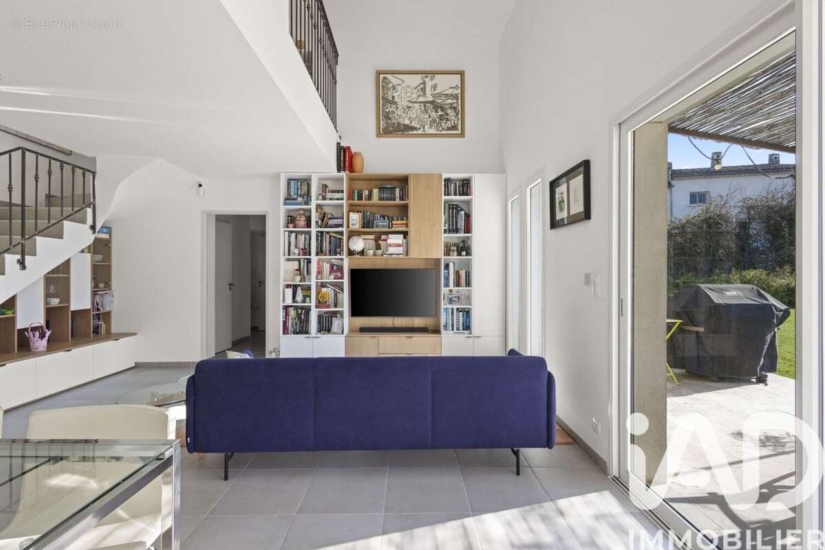 Photo 8 - Maison à LE PUY-SAINTE-REPARADE