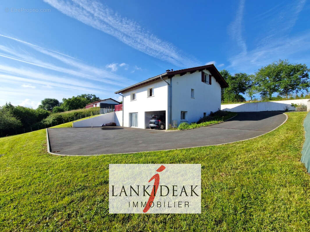 Maison à LARRESSORE