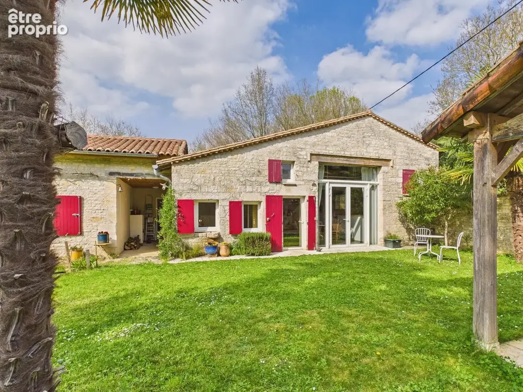 Maison rénovée avec beaucoup de lumière naturelle, à proximité de Mansle - photo 18