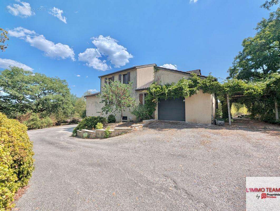 Maison 5 chambres, avec garages et piscine, sur 1.7Ha - vue imprenable - photo 4