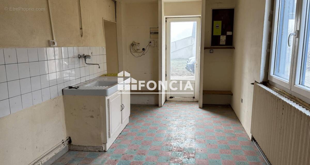 Maison à FRESNAY-SUR-SARTHE