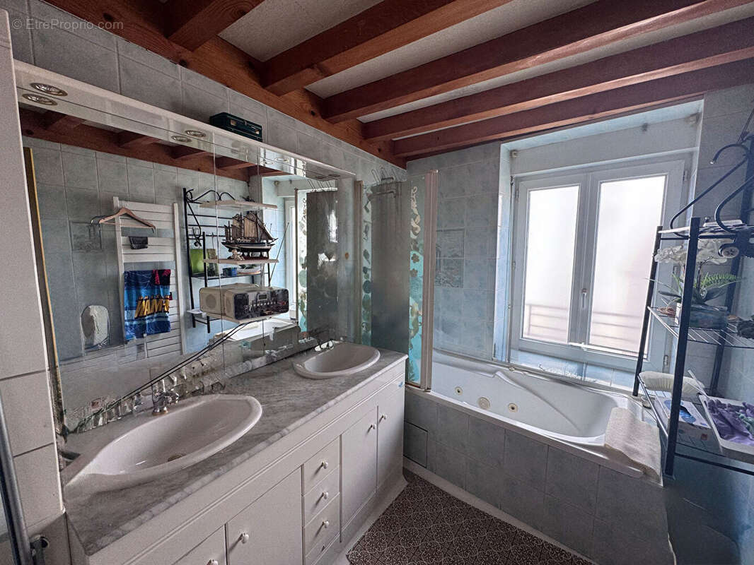 Appartement à PUY-GUILLAUME