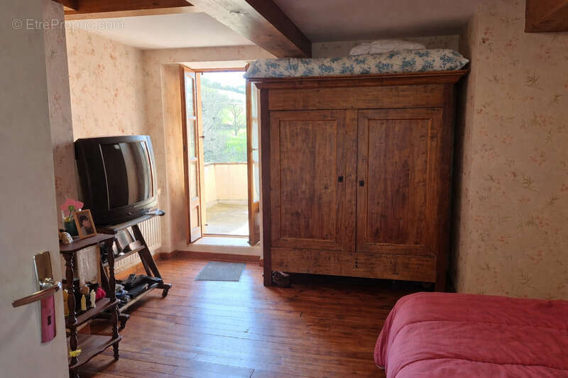 Maison à SAINT-CHRISTOPHE-VALLON