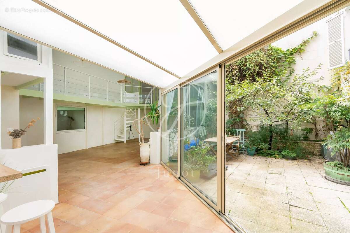 Appartement à PARIS-18E